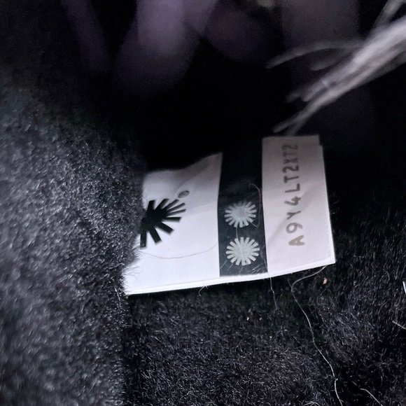 UGG Women’s Fluff Yeah Slide Tie Dye Slipper Sandals In Magnolia - Picture 7 of 7